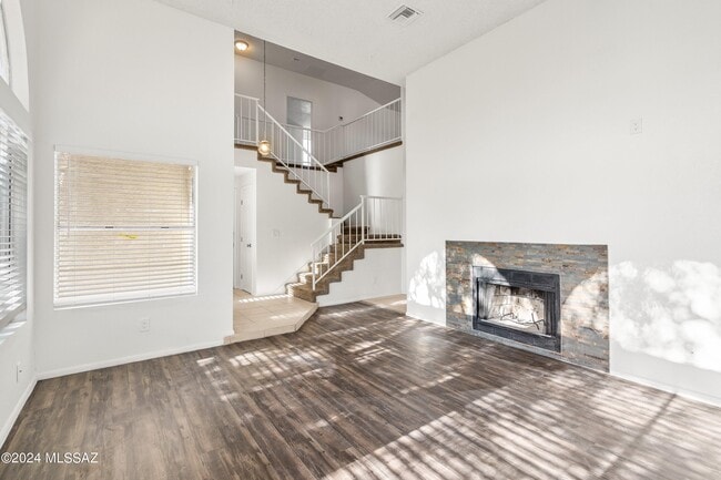 Building Photo - 7209 S Avenida Del Nopal