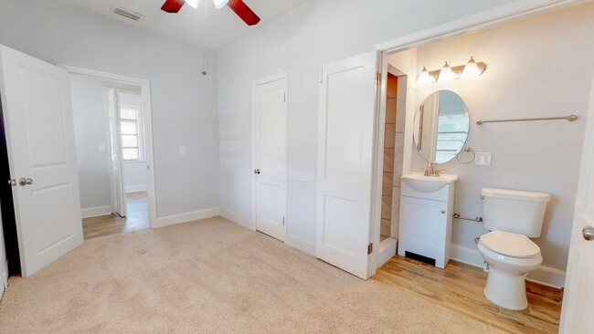 Building Photo - Adorable 3 bedroom / 2 bathroom Home for R...