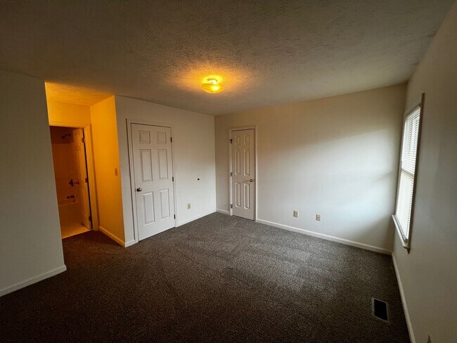 Building Photo - 1036 Ancestry Dr