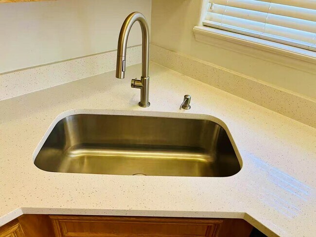 Building Photo - 1116 Cimarron Ct