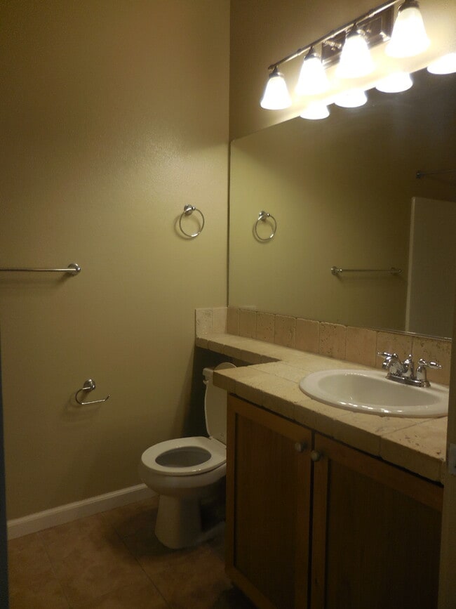 Building Photo - 1050 SW 170th Ave
