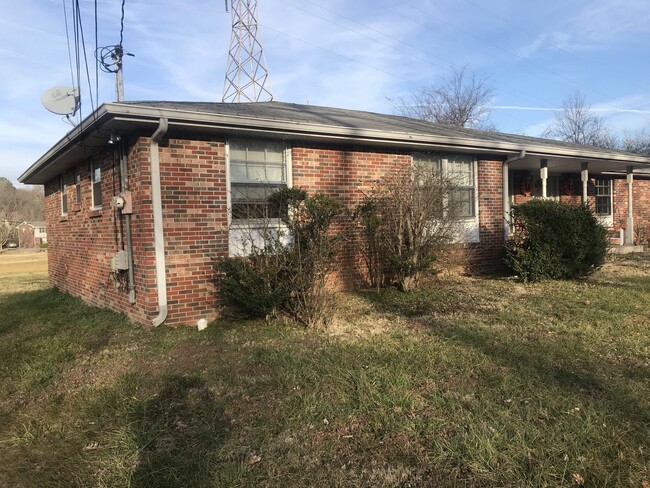 Building Photo - 730 Harpeth Pkwy W