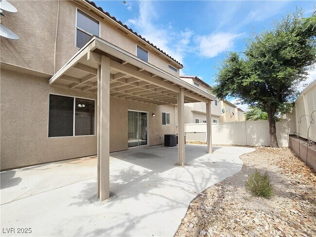 Building Photo - 5431 W Hasley Canyon Ave