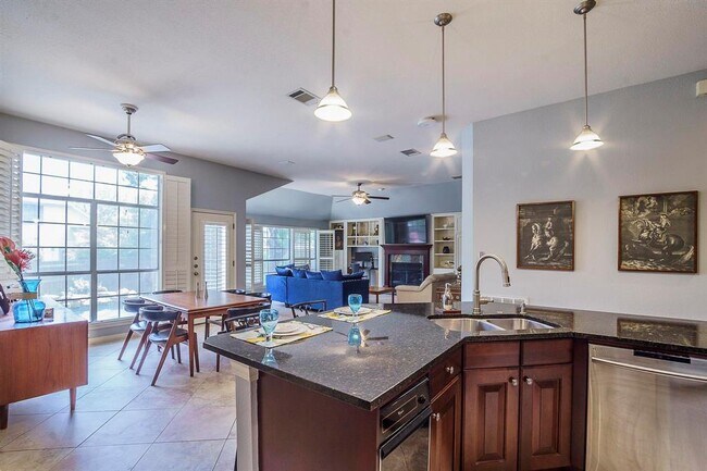 Building Photo - 5201 Kite Tail Dr