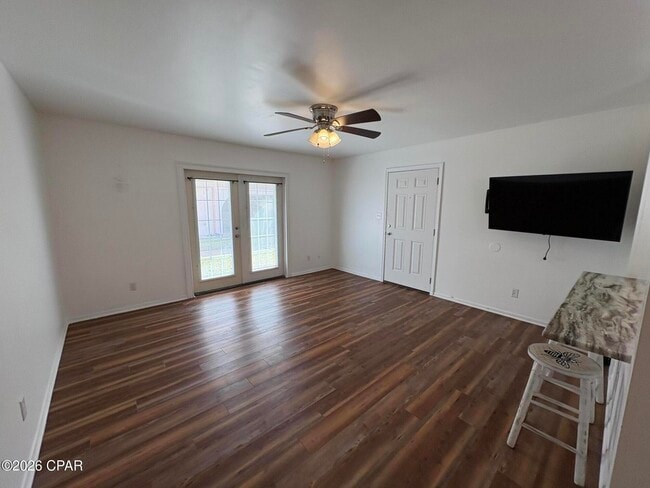 Building Photo - 2100 W Beach Dr