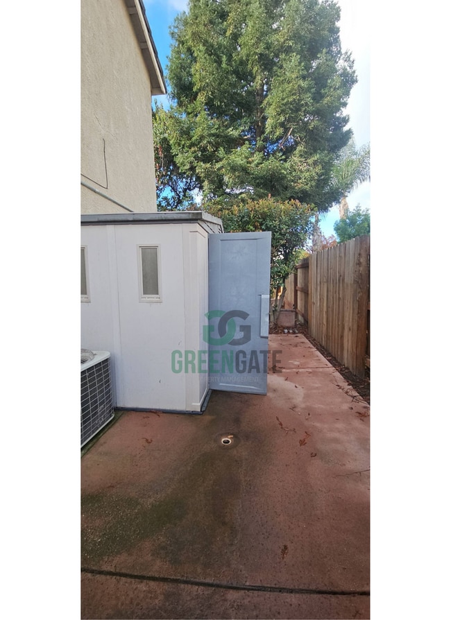 Building Photo - Spacious 4 Bedroom in Manteca!!! Ready