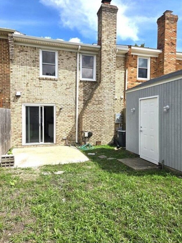 Building Photo - 691 Biltmore Dr