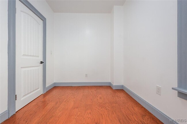 Building Photo - 30 Glenwood Ave