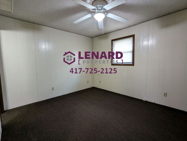 Building Photo - 245 W College St