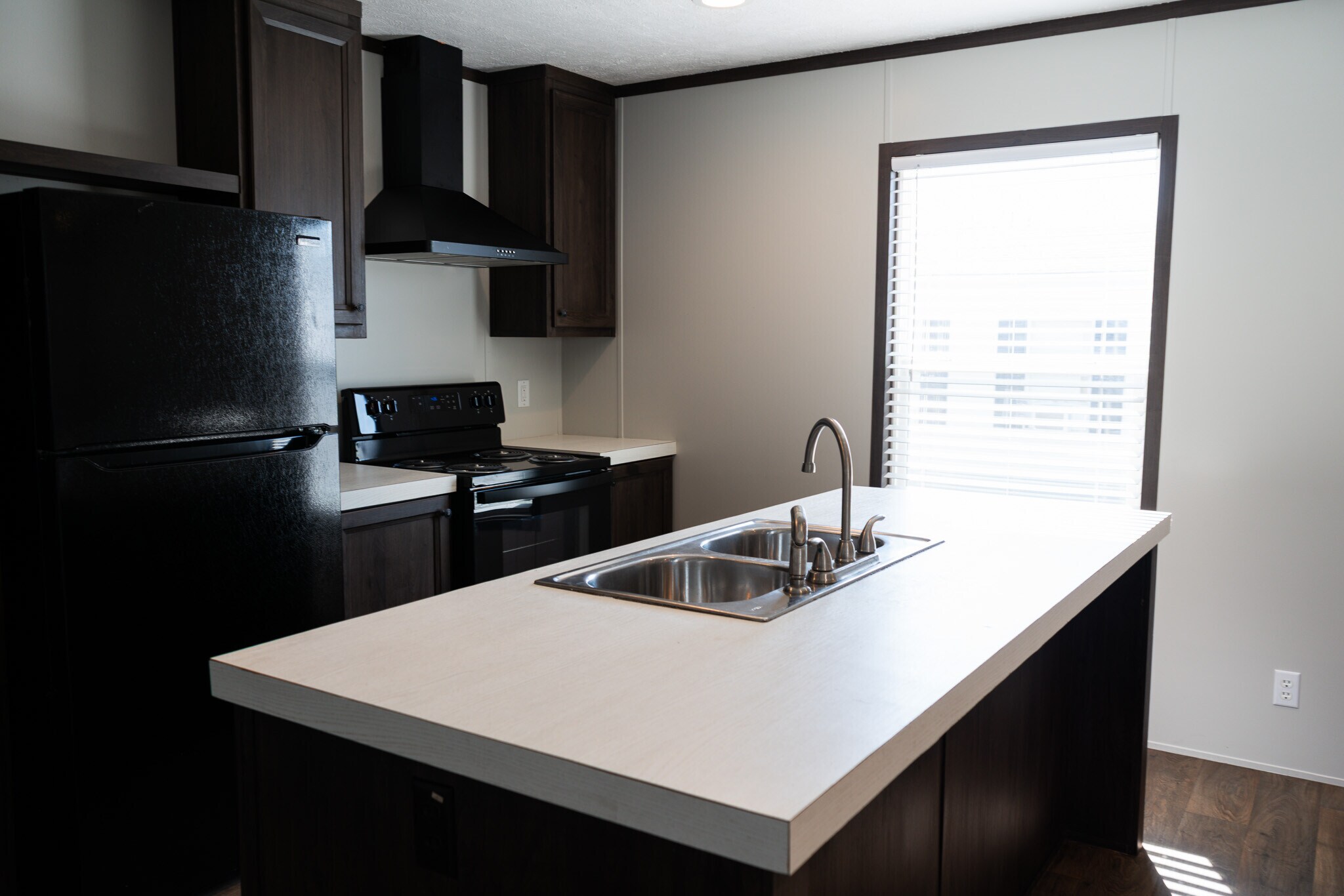 Building Photo - 111 Palomino Dr