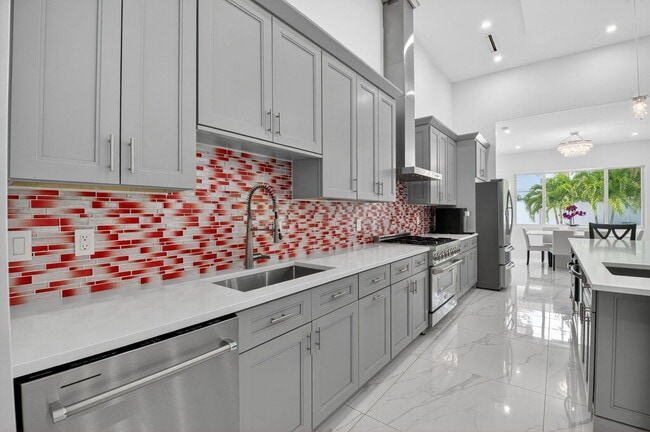 Building Photo - 711 NE 6th St