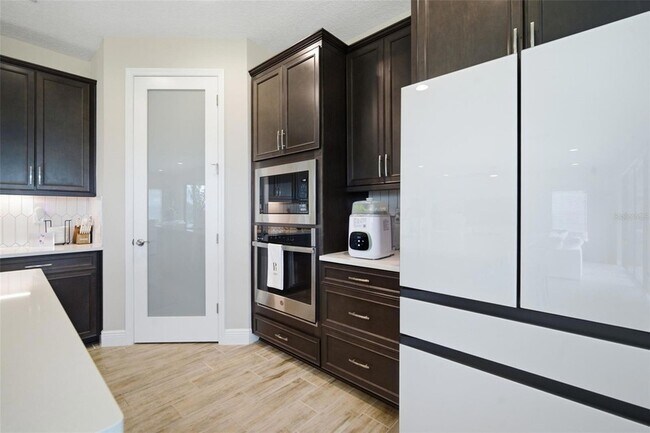 Building Photo - 6396 Roadstead Ct