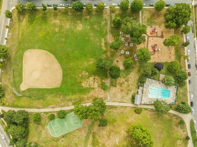 Building Photo - 531 Washington St