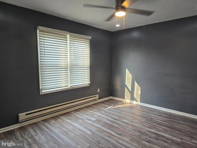 Building Photo - 5914 Belmar Ter
