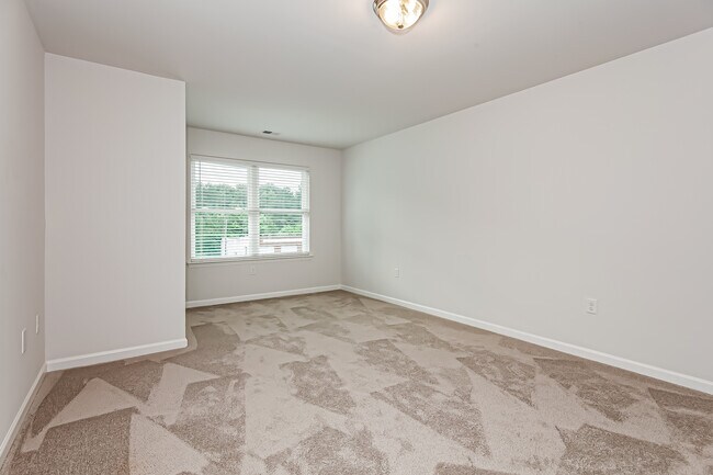 Building Photo - 1115 Rhyne Rd