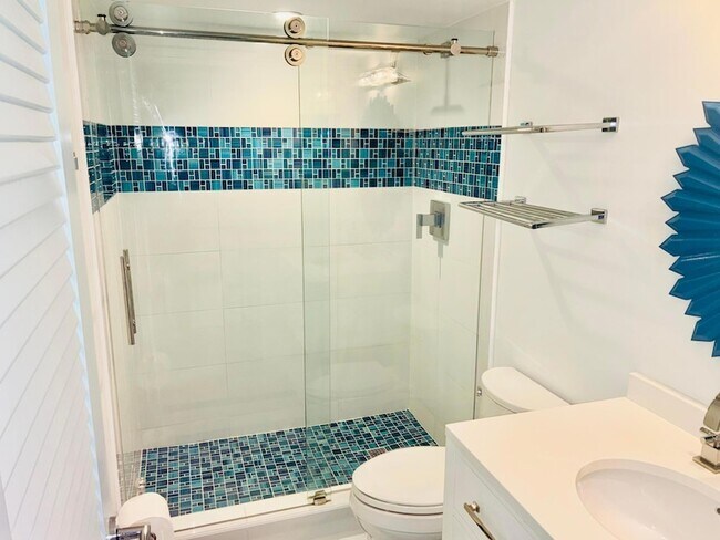 Building Photo - 420 Celestial Way