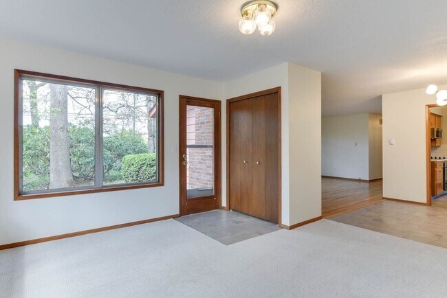 Building Photo - Terra Linda Home - 3 Bedrooms, 2 Baths, 1,...