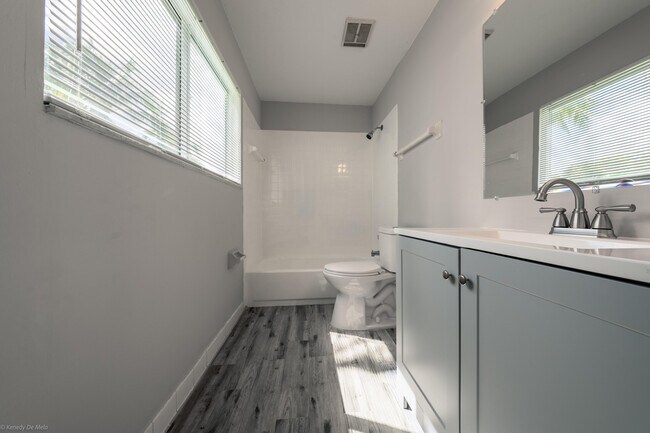 Building Photo - 3401 NW 44th St