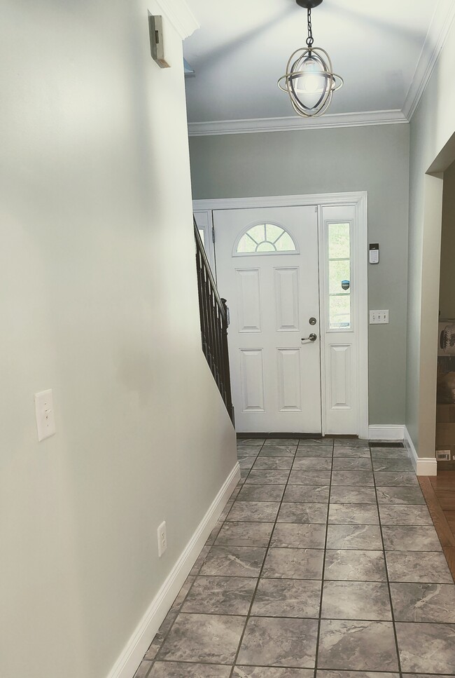 Building Photo - 5195 Old Gray Farm Ln