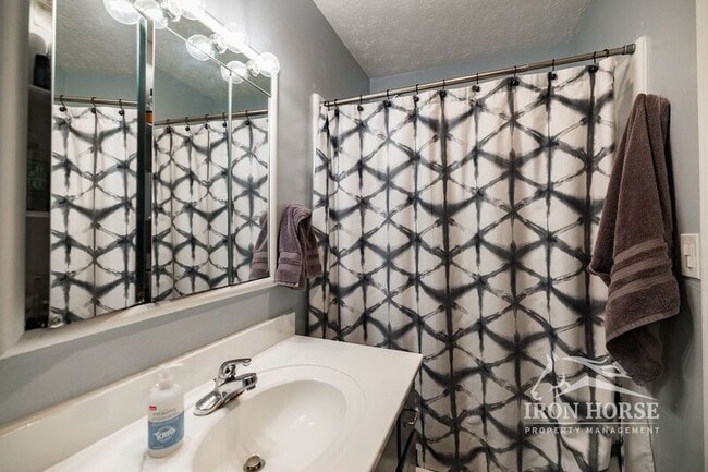 Building Photo - 130 Austin Dr