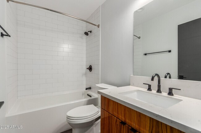 Building Photo - 1129 E McKinley St