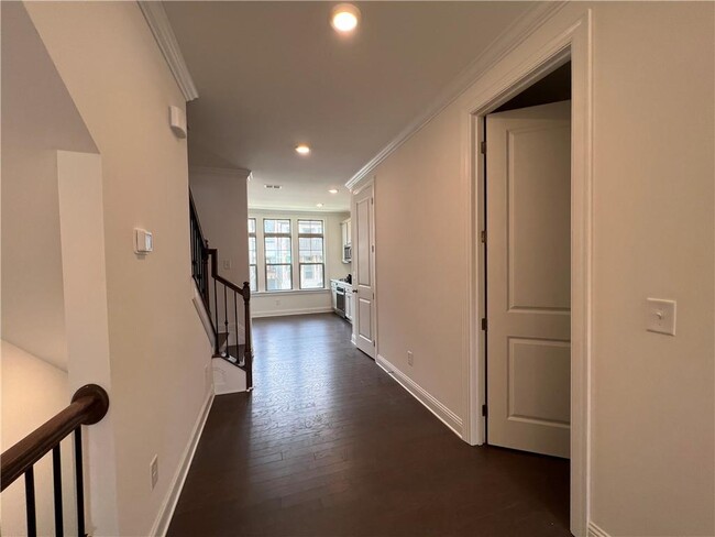 Building Photo - 2426 Figaro Dr