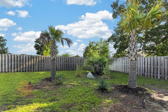 Building Photo - 5522 Frontier Dr