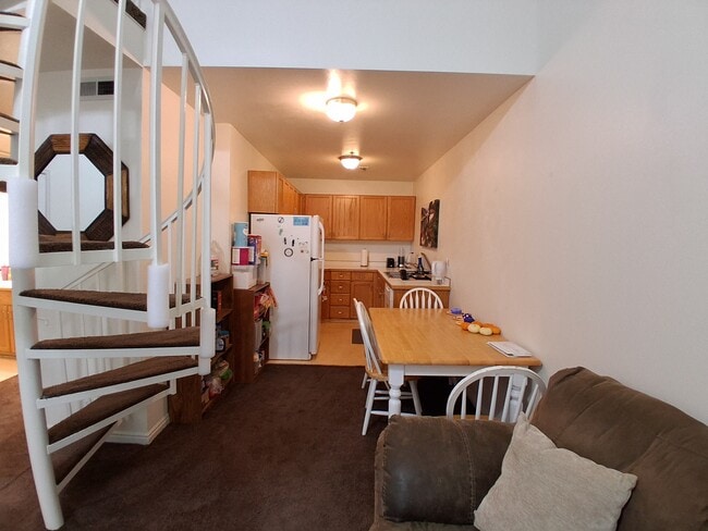 Building Photo - 62 W 700 N