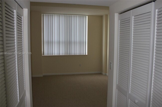 Building Photo - 19501 W Country Club Dr