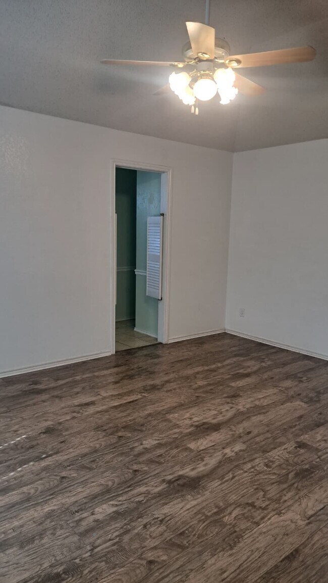 Building Photo - 9008 Topperwind Ct