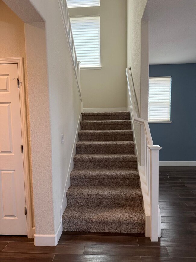 Building Photo - 4668 Lue Ln