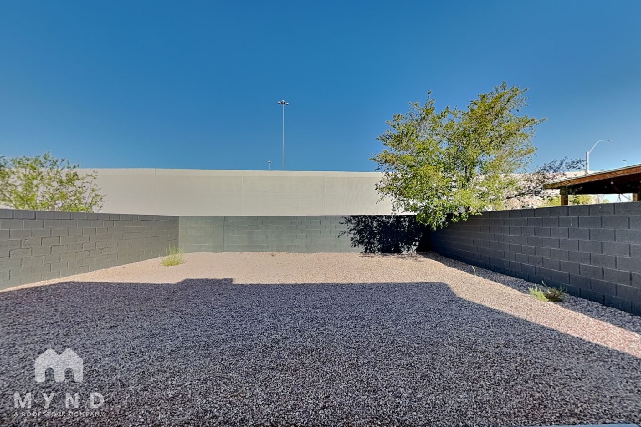 Building Photo - 4336 N Fox Point Dr