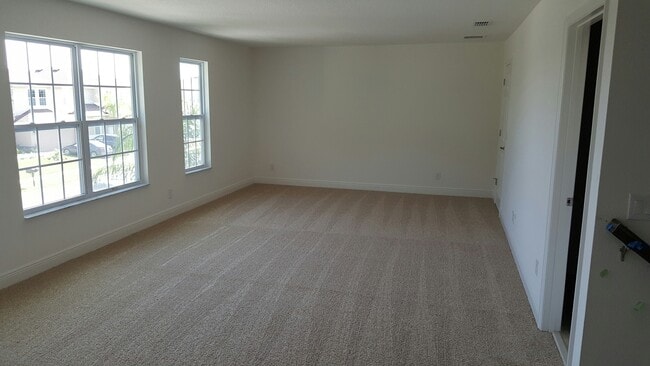 Building Photo - 1065 Vinsetta Cir