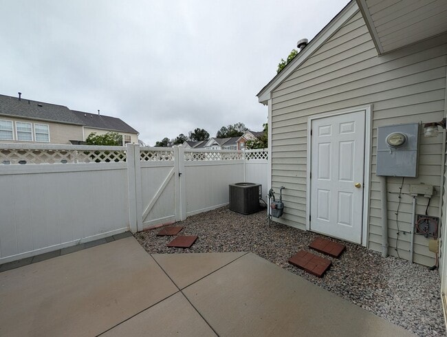 Building Photo - 5122 Brooke Lauren Ln