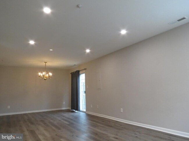 Building Photo - 16202 Ellipse Terrace