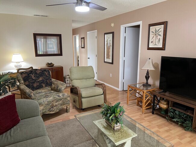 Building Photo - 2772 Woodgate Ln