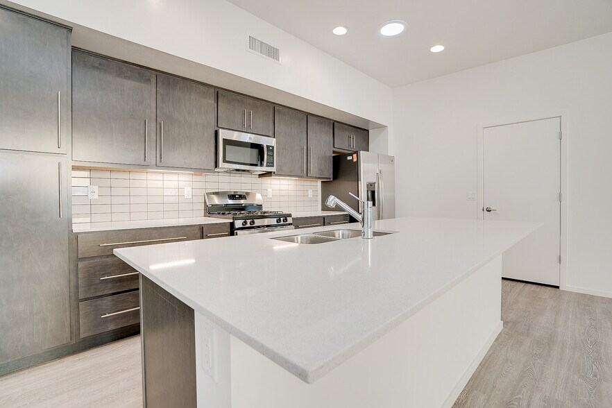 Kitchen - 8665 E Ultra Dr