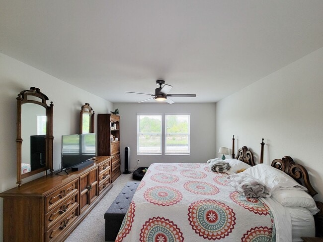 Building Photo - 2 Story Home in the Crown Point Community!...