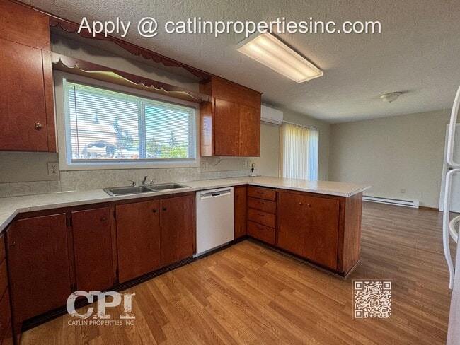 Building Photo - 3400 Columbia Heights Rd