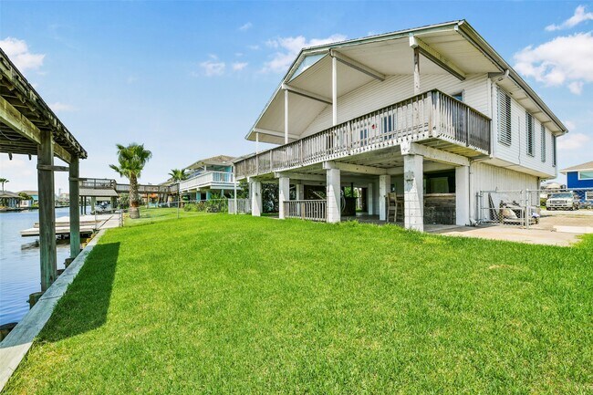 Building Photo - 1073 Redfish St