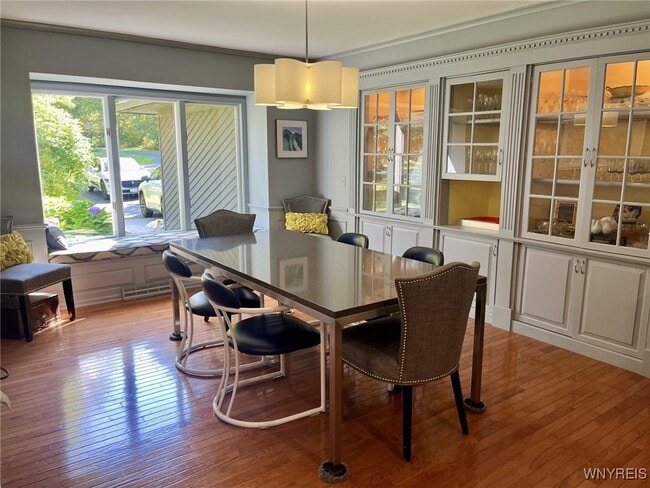 Primary Photo - 219 Glenridge Rd