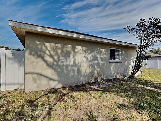 Building Photo - 3118 37th Ter E