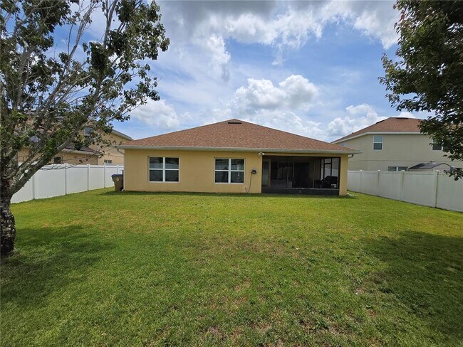 Building Photo - 2246 Waukegan Dr