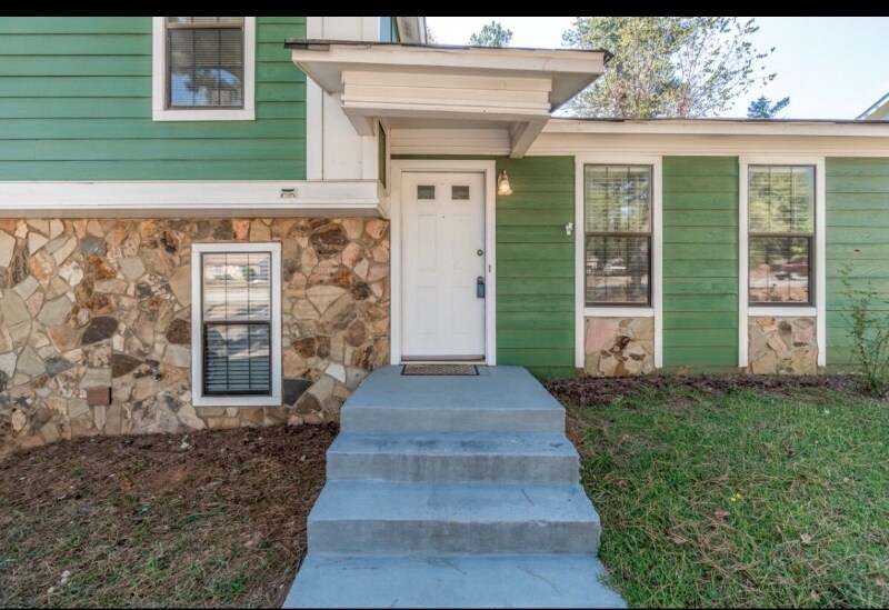 Building Photo - 5500 Singleton Rd