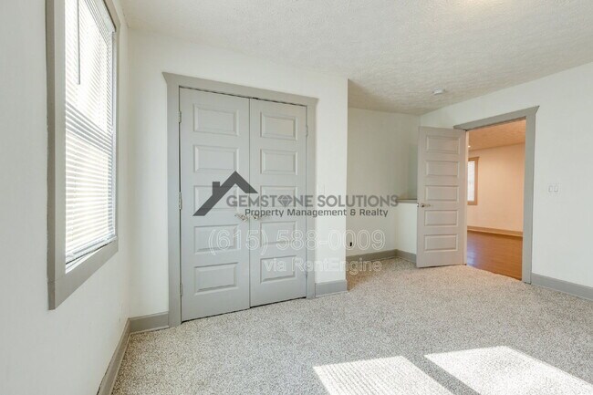 Building Photo - 1018 Clemmons St