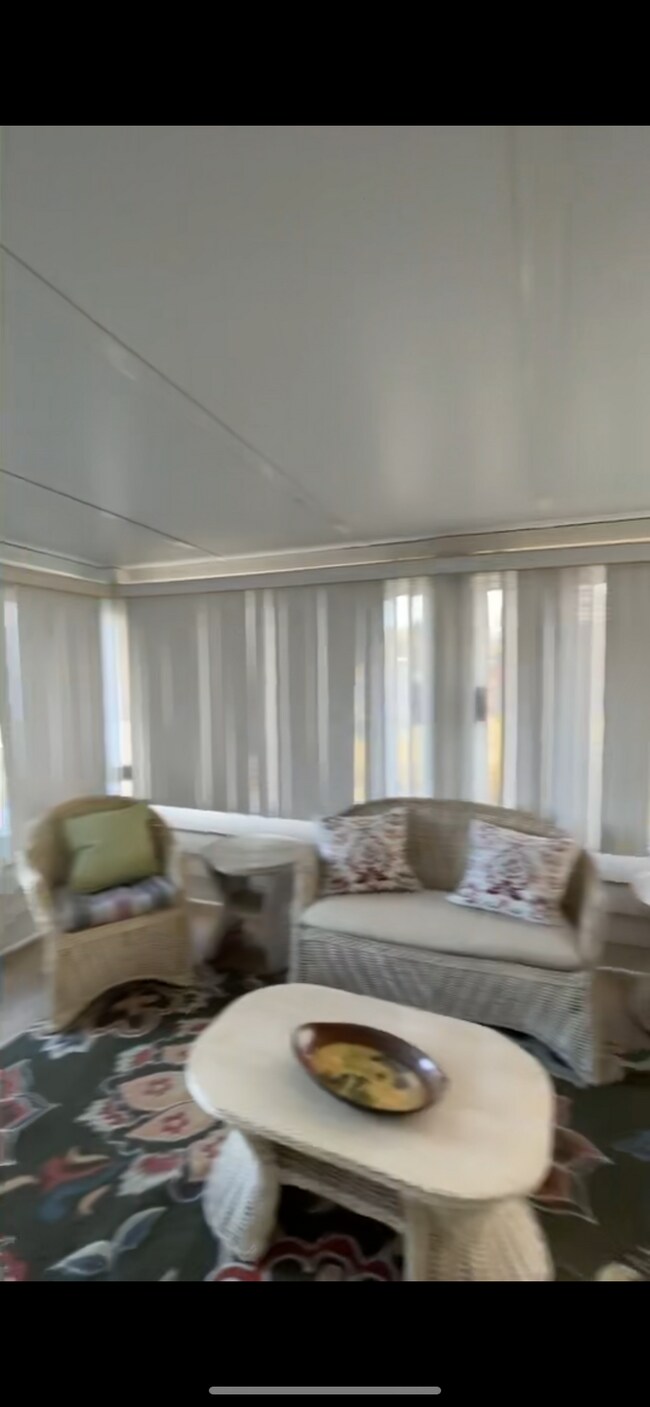 Building Photo - 500 Dandy Brush Ln W