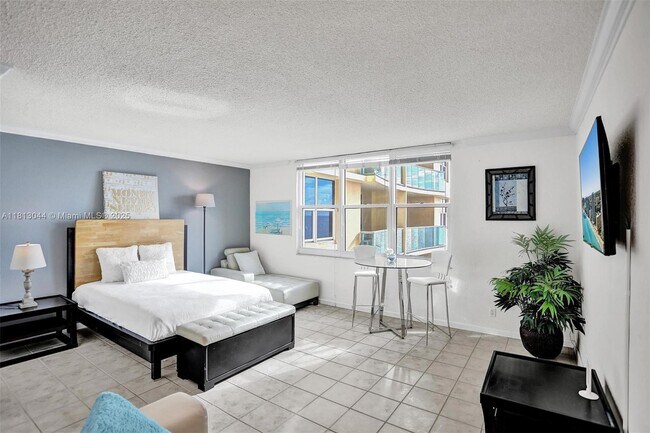 Building Photo - 2501 S Ocean Dr
