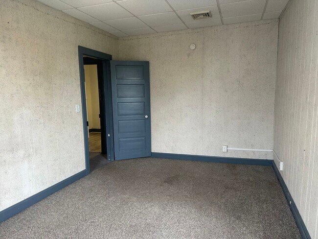 Building Photo - 152 W Main Ave