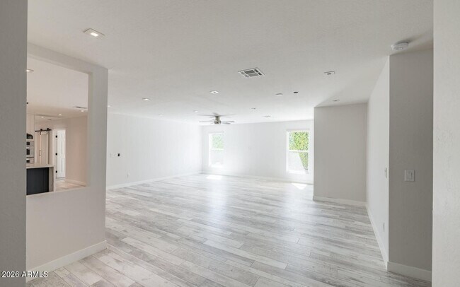 Building Photo - 6929 E Mariposa Dr