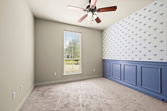 Building Photo - 16923 Bradford Ave